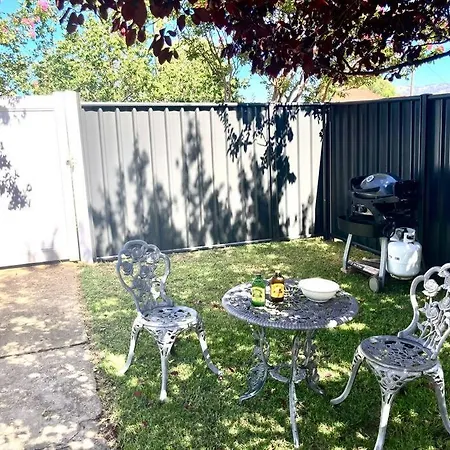Rose End Cozy Apartment Tumut Exterior photo